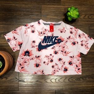 🌸Flowered Pink NIKE Crop Top Tee